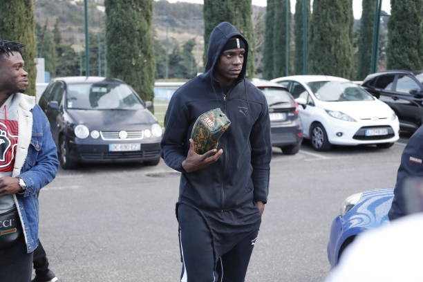 CHÍNH THỨC: 'Ngựa chứng' Balotelli ra mắt đội bóng mới - Bóng Đá