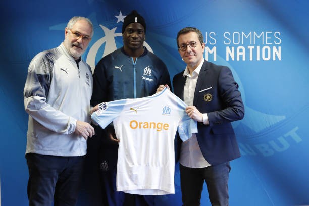 CHÍNH THỨC: 'Ngựa chứng' Balotelli ra mắt đội bóng mới - Bóng Đá