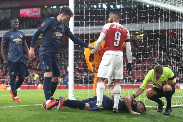 Hy sinh thân mình, Luke Shaw khiến CĐV 'không thể không yêu' sau pha bóng này - Bóng Đá
