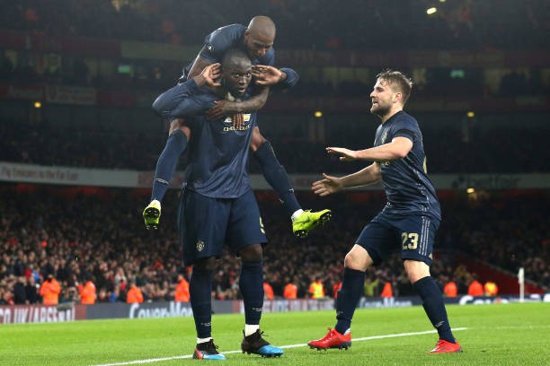 Hy sinh thân mình, Luke Shaw khiến CĐV 'không thể không yêu' sau pha bóng này - Bóng Đá