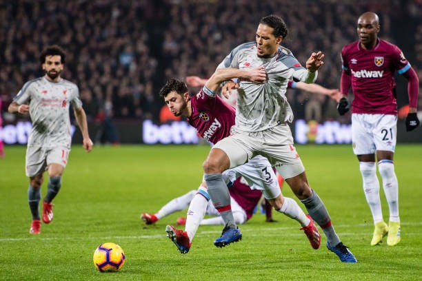 Không thể giữ bình tĩnh, Klopp 'gây sự' với nhiều người - Bóng Đá
