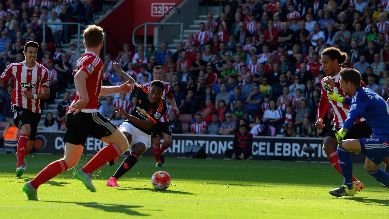 10 thống kê đáng chú ý trước vòng 14 Ngoại hạng Anh: Kỷ lục 'khủng' chờ Sterling - Bóng Đá