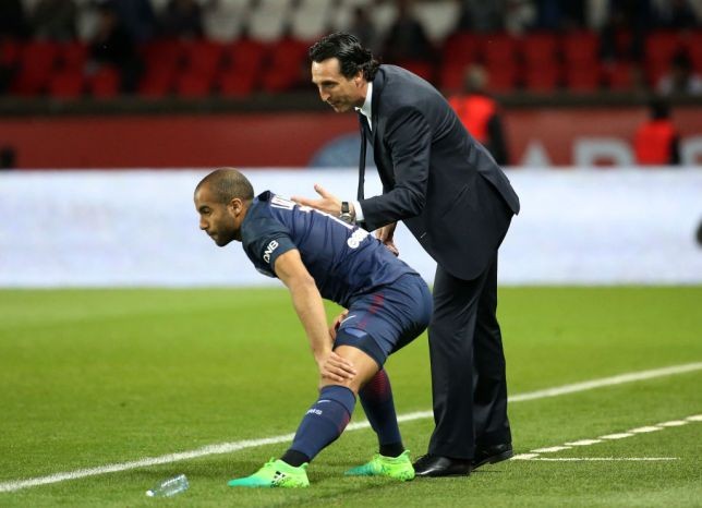 Lucas Moura chỉ trích Emery - Bóng Đá