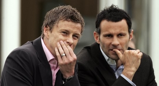 M.U nhắm Giggs thay vì Solskjaer - Bóng Đá