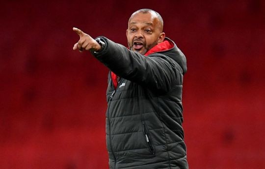 Henry cuỗm HLV U18 Arsenal Kwame Ampadu - Bóng Đá