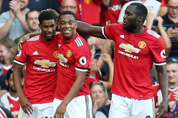 Berbatov hiến kế Mourinho sử dụng 3 ngôi sao này trên hàng công - Bóng Đá