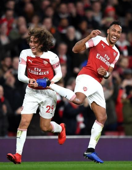 Arsenal nhuộm đỏ Emirates ngày đại thắng derby bắc London - Bóng Đá