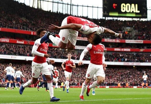 Arsenal nhuộm đỏ Emirates ngày đại thắng derby bắc London - Bóng Đá
