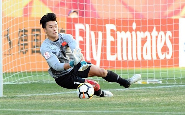 Văn Lâm xuất sắc ở AFF Cup, nhưng Asian Cup là sân khấu của Tiến Dũng? - Bóng Đá