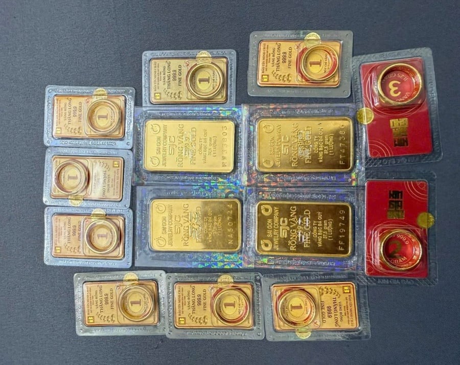 Mở cửa phiên sáng 30/4, thị trường vàng trong nước ghi nhận ngày giảm thứ hai liên tiếp khi cả vàng SJC và vàng nhẫn đồng loạt đi xuống. 