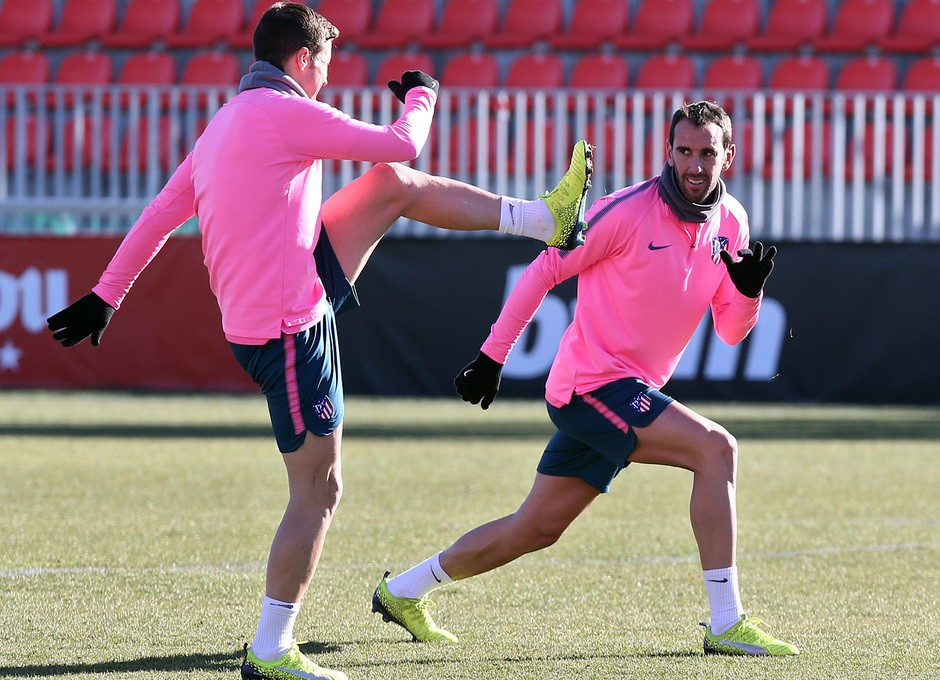 Trước thời khắc quyết định, Atletico tin vào màu hồng - Bóng Đá