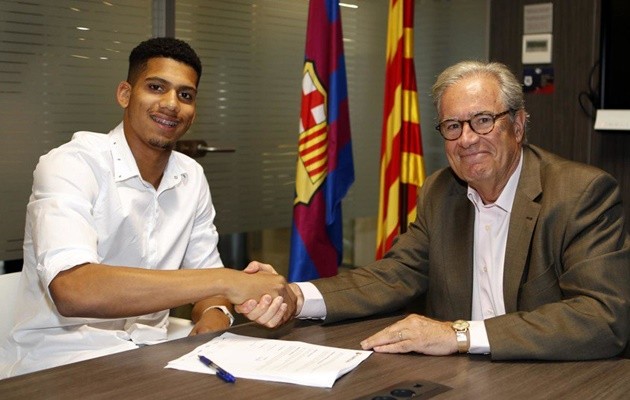 barca, ronald araujo chính thức - Bóng Đá