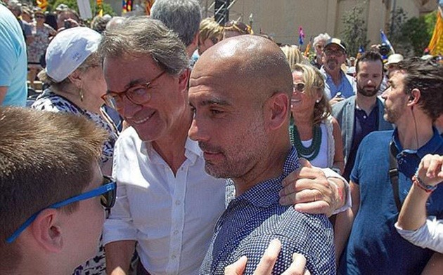 HLV Guardiola bị cảnh sát điều tra - Bóng Đá
