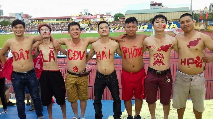 Để khán giả đốt pháo sáng, FLC Thanh Hóa bị phạt 20 triệu đồng - Bóng Đá