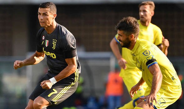 02h30 ngày 12/01, Juventus vs Chievo: Lần đầu cho CR7? - Bóng Đá