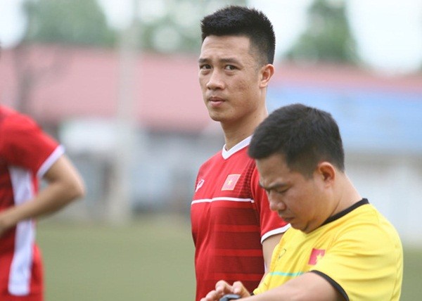 'Huy Hùng sẽ tiếp tục được sử dụng ở trận chung kết lượt về' - Bóng Đá