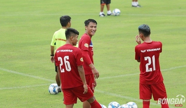 Mạc Hồng Quân, Công Phượng tươi rói trong buổi tập đầu tiên của ĐT Việt Nam - Bóng Đá