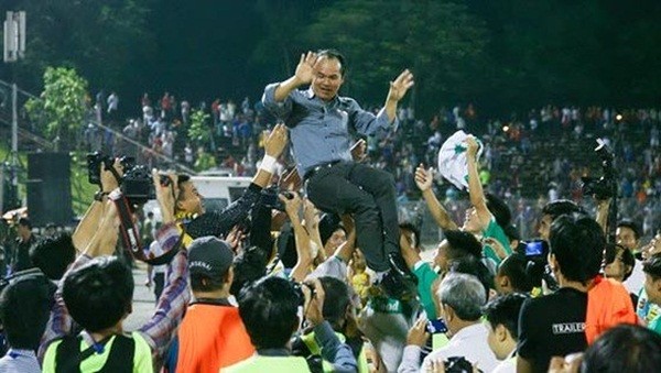CLB Hà Nội khuynh đảo V-League: Giá như... bầu Đức - Bóng Đá