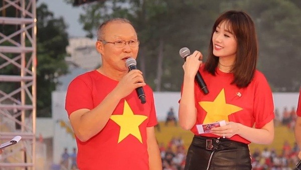 Hari Won làm trợ lý ngôn ngữ cho Park Hang – Seo: Đừng biến đội tuyển thành một gameshow - Bóng Đá