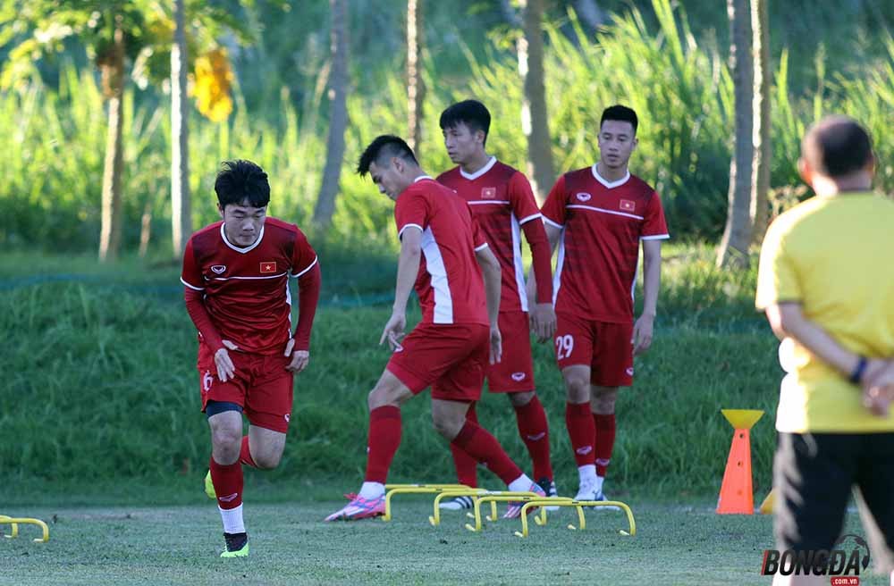 Bài ảnh ĐT Việt Nam tâp - Bóng Đá