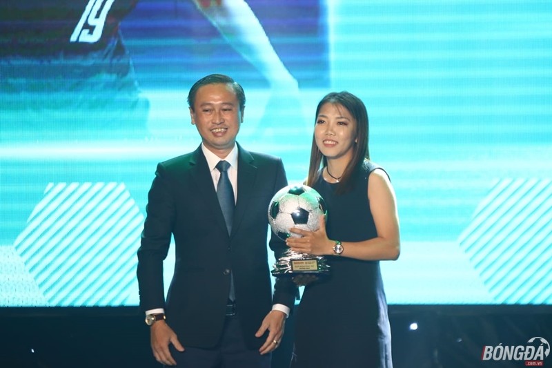 Trực tiếp quả bóng vàng Việt Nam 2018: Văn Hậu đoạt giải Cầu thủ trẻ xuất sắc nhất - Bóng Đá