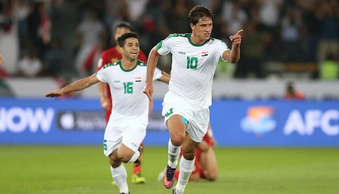 Quang Hải sánh vai 