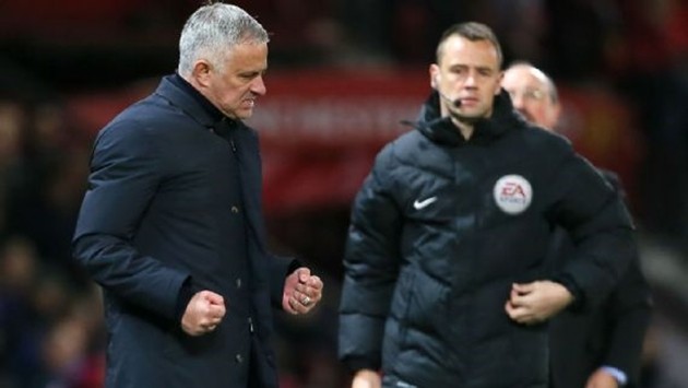 Nhận tin nhắn từ BLĐ, Mourinho tự tin về tương lai tại Man Utd - Bóng Đá