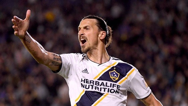 MU mời Ibrahimovic trở lại: Túng quá làm liều - Bóng Đá