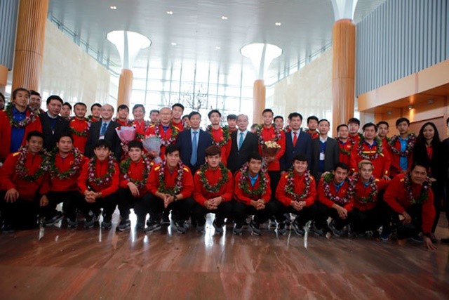 Điểm tin bóng đá Việt Nam tối 26/01: ĐT Việt Nam về trong vòng tay yêu thương của NHM - Bóng Đá