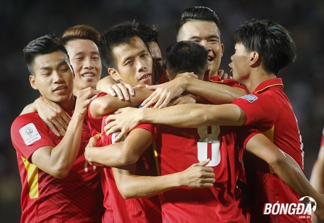 ĐT Việt Nam xếp trên Thái Lan 17 bậc ở BXH FIFA tháng 10/2017 - Bóng Đá