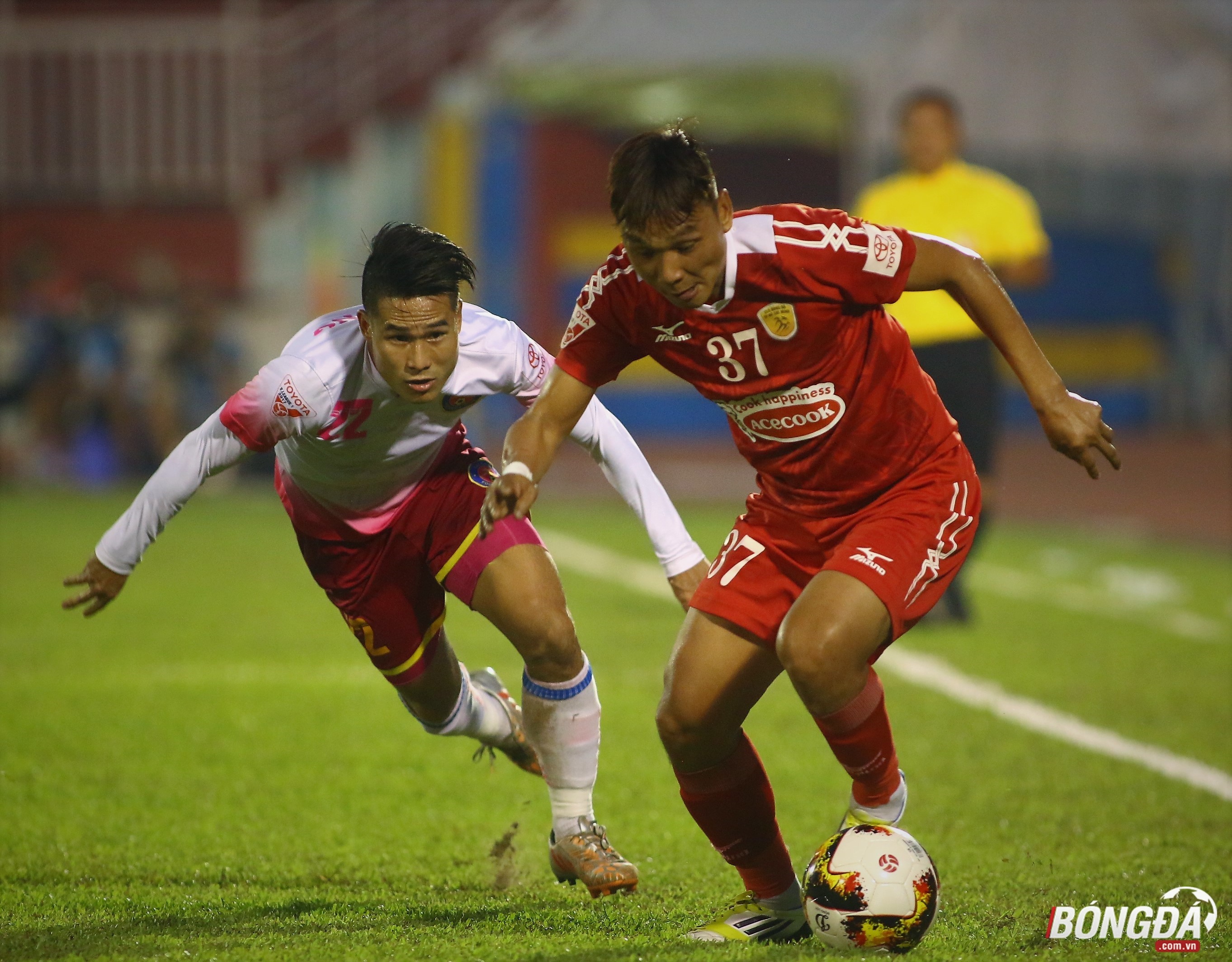 Đội bóng của Công Vinh thua tâm phục ở trận “derby Sài thành” - Bóng Đá