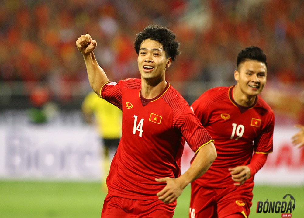 CĐV Việt Nam, hai mảng sáng - tối trên khán đài - Bóng Đá