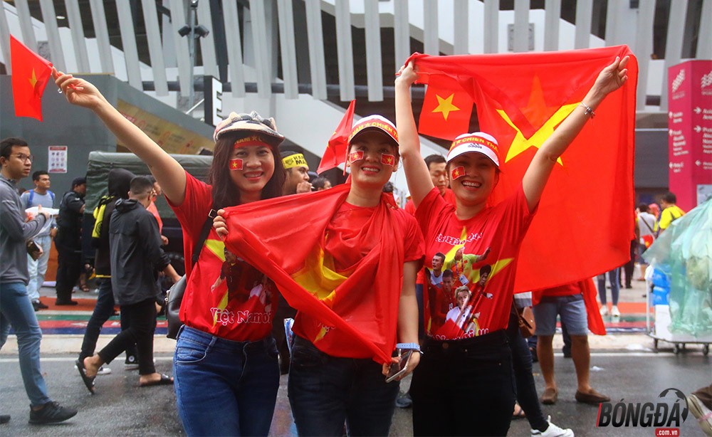 CĐV Malaysia máu lửa như thế nào ở 