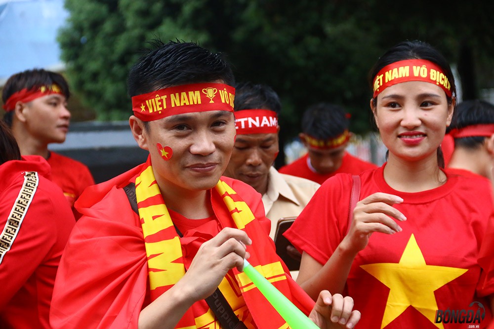 CĐV Malaysia máu lửa như thế nào ở 