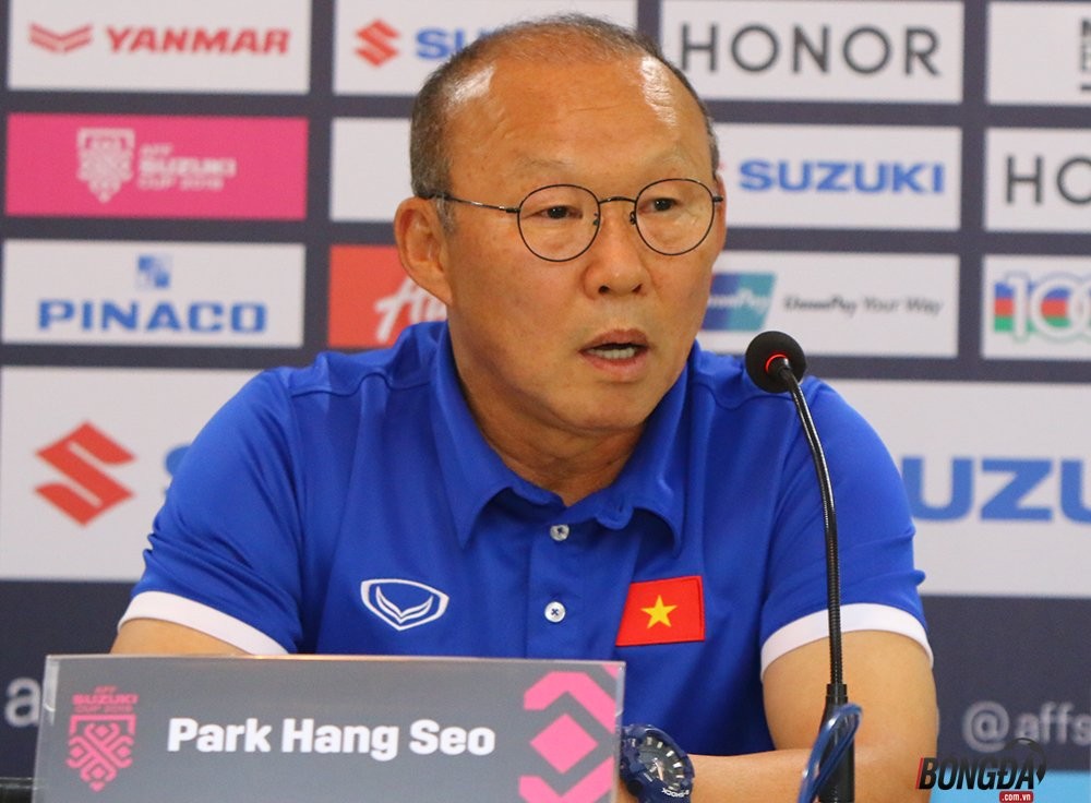 HLV Park Hang-seo trấn an người hâm mộ về chấn thương của Văn Toàn - Bóng Đá
