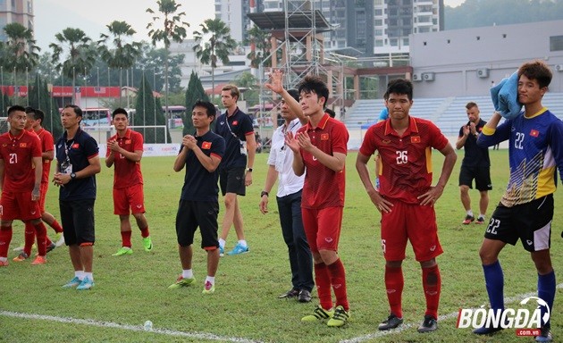 Fan nu xinh đẹp - Bóng Đá