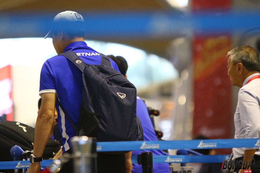 Trực tiếp ĐT Việt Nam từ Kuala Lumpur trở về Hà Nội - Bóng Đá