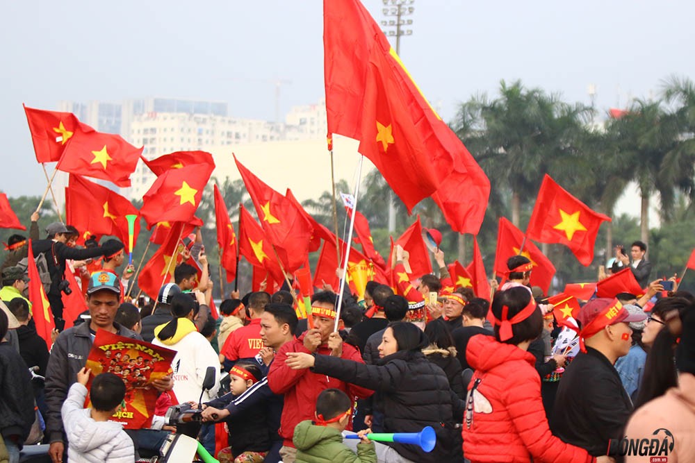 Trực tiếp sân Mỹ Đình: 