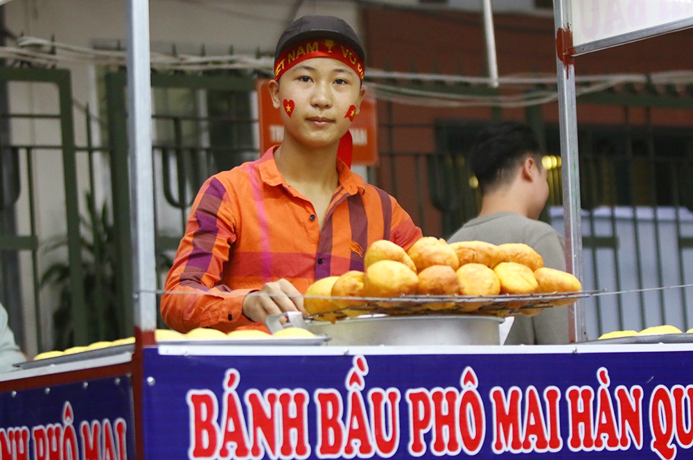 Chùm ảnh: Mưu sinh cùng ĐT Việt Nam - Bóng Đá