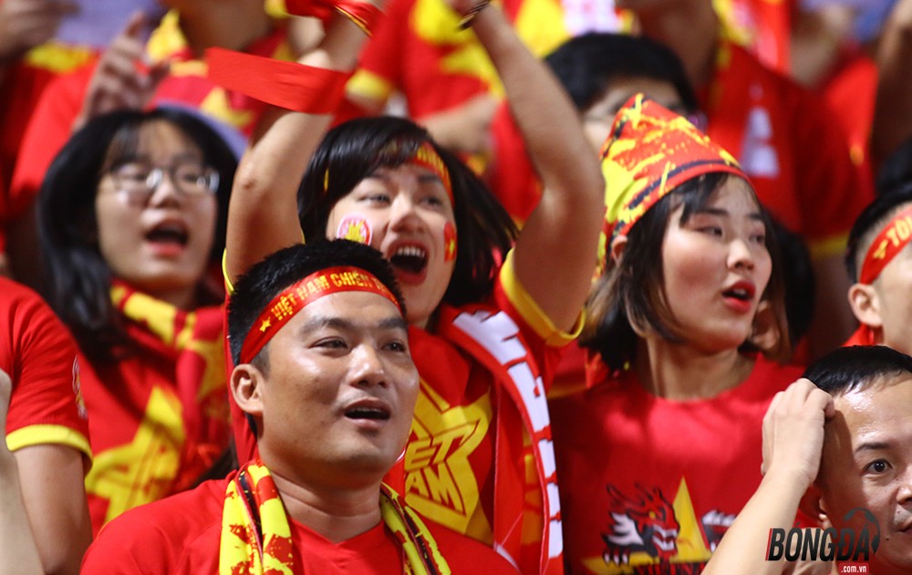 Chùm ảnh: CĐV Việt Nam  - Bóng Đá