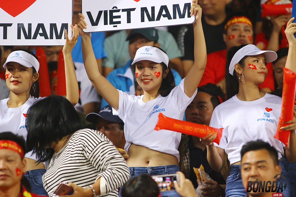 Chùm ảnh: CĐV Việt Nam  - Bóng Đá