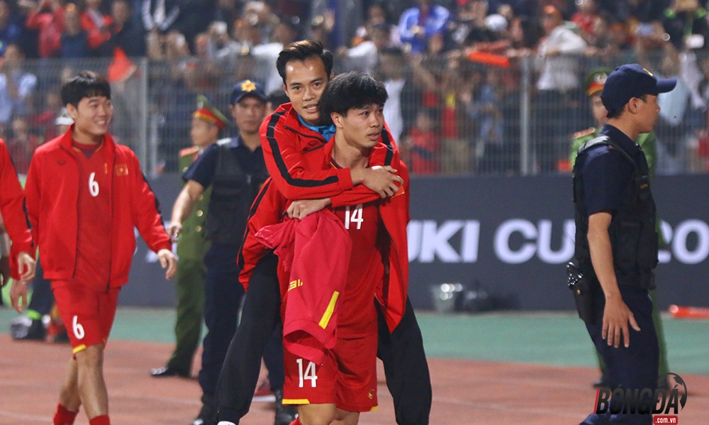 Văn Toàn lên tiếng về chấn thương nghiêm trọng - Bóng Đá