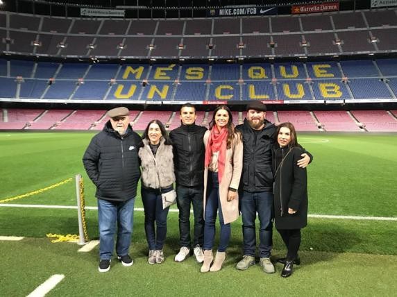 Nữ cầu thủ xinh đẹp 'phục sát đất' chiến thắng của Barcelona - Bóng Đá