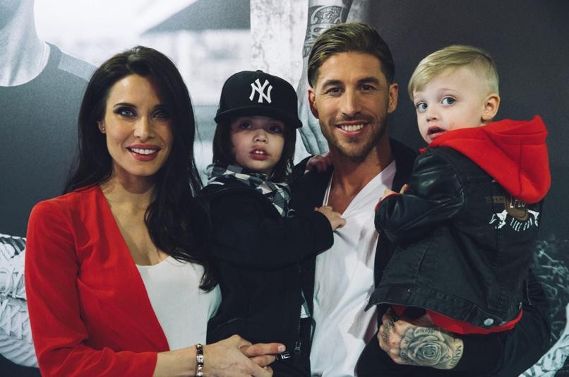 Ramos nhí nhố hết mình ngày ra mắt giày mới - Bóng Đá