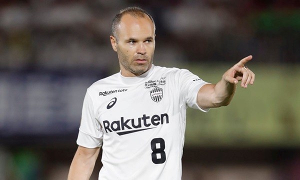 Tung hoành ở La Liga, Iniesta vẫn gặp khó khi đến Nhật Bản - Bóng Đá
