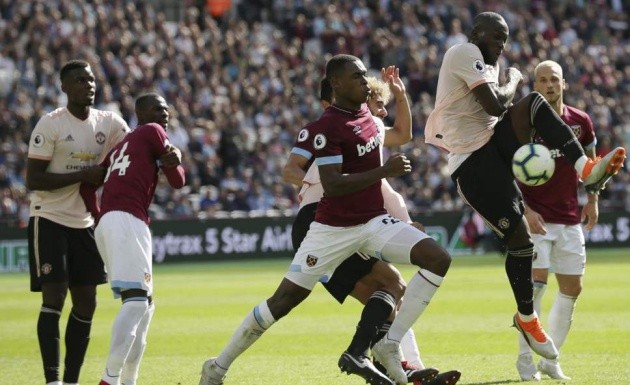 Pogba đá tệ: 