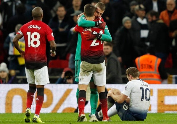 Mata phản ứng khó tin với De Gea sau trận - Bóng Đá