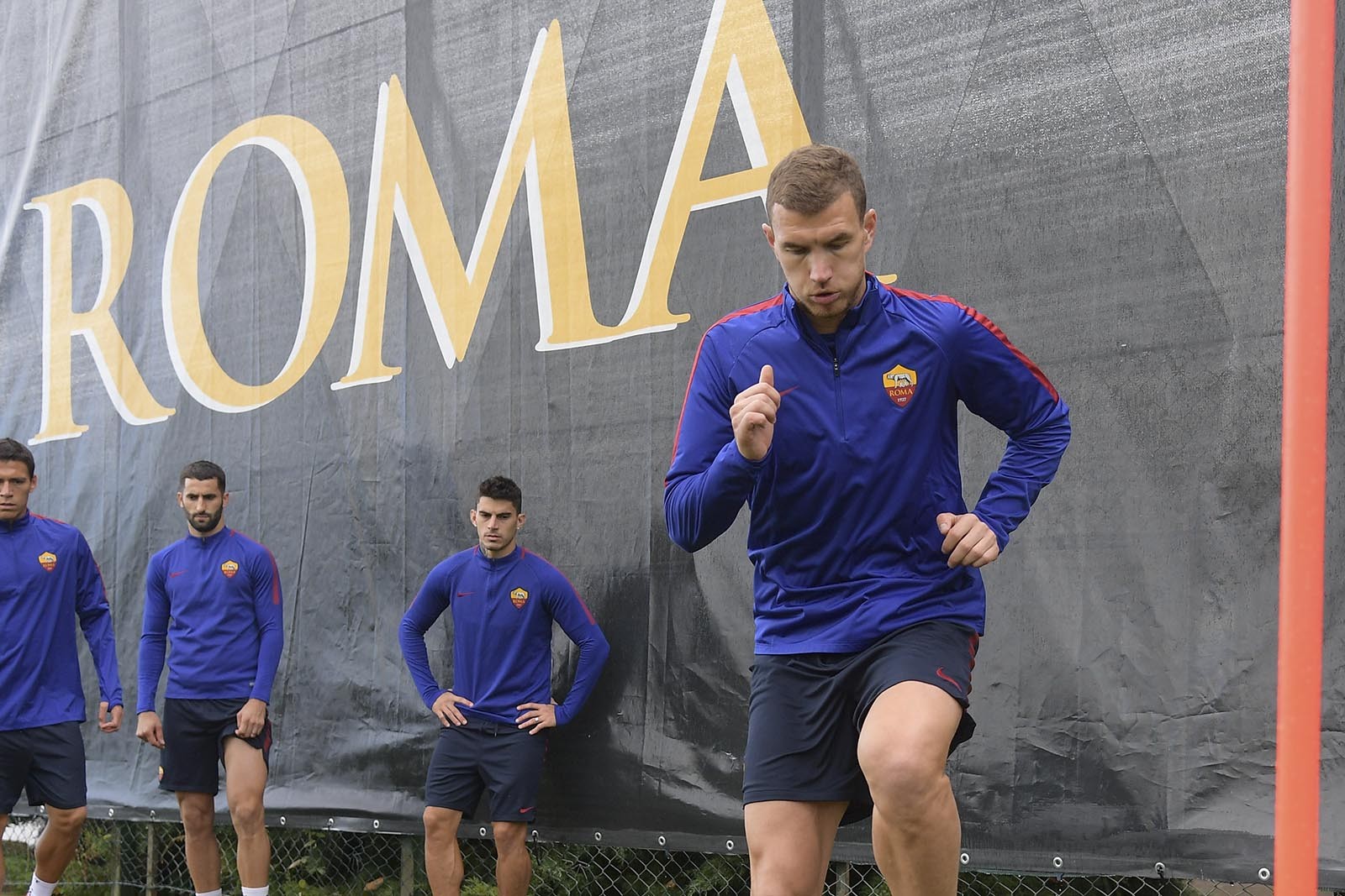 Roma tập luyện - Bóng Đá