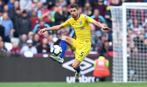 Ferdinand: Cả đội M.U không chuyền được như Jorginho - Bóng Đá