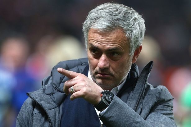 Sau bao bất mãn, CĐV vẫn yêu Mourinho ở một điểm - Bóng Đá